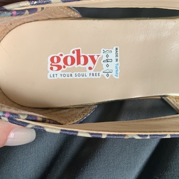 Goby Women’s Printed Ballet Flat - Picture 8 of 9